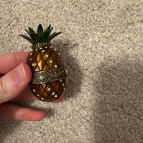 Pineapple Bejewled Trinket with Hidden Interior - Picture 5 of 9
